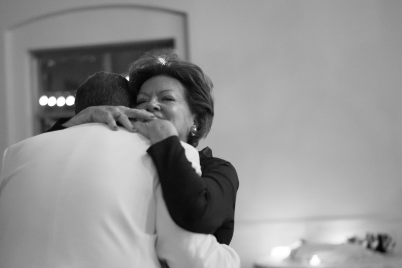 Hug for Mom_VivianLinPHOTO